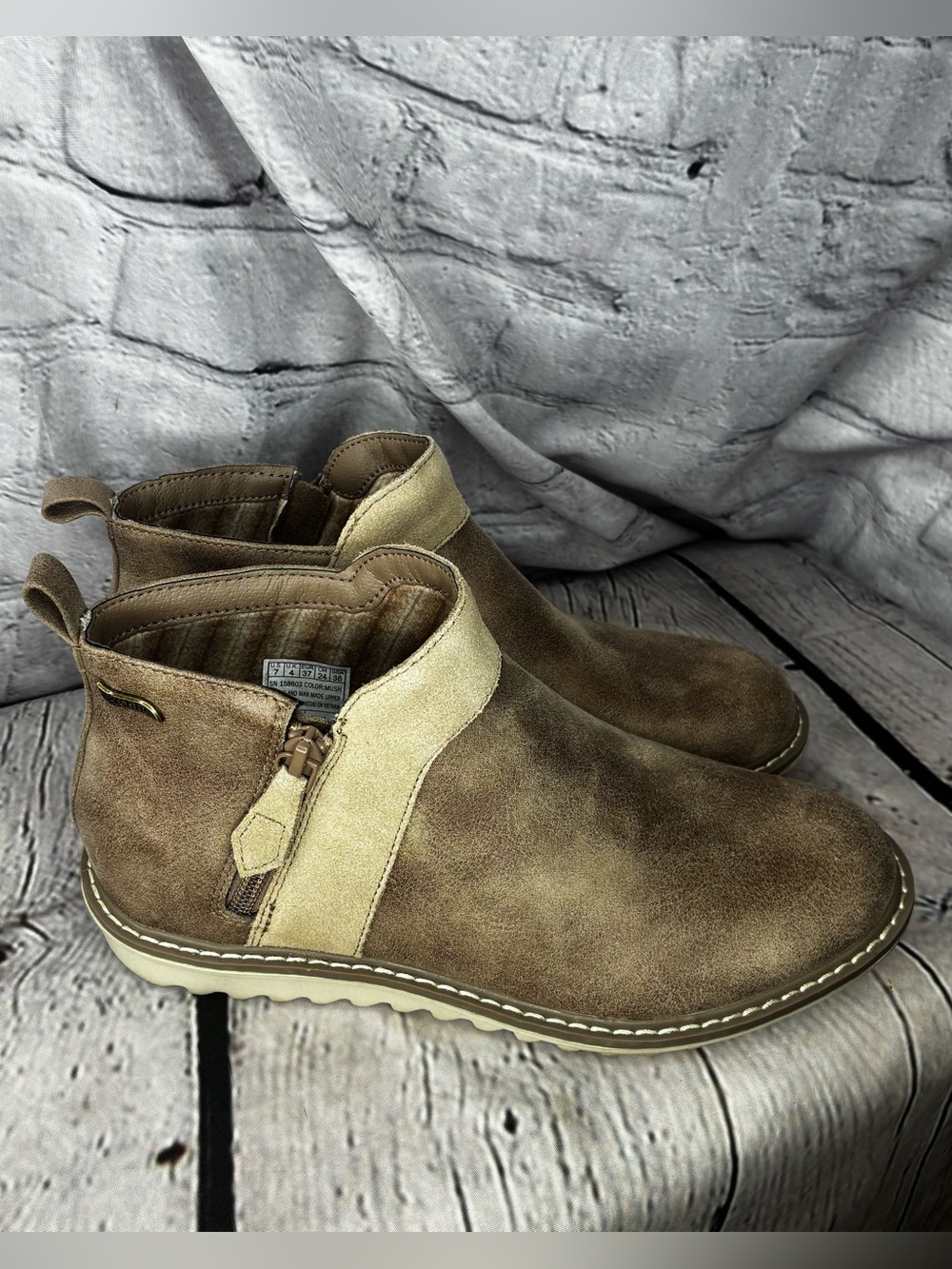 Skechers Granola Chic Cabin Cozy Gorpcore Lite Chukka Ankle Boots Mushroom Sz 7
